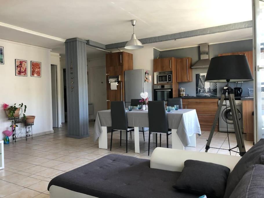 Appartement Balcon, Place De Parking, Centre Ville Валанс Экстерьер фото