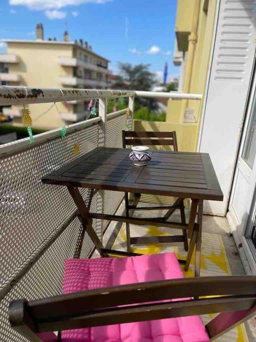 Appartement Balcon, Place De Parking, Centre Ville Валанс Экстерьер фото